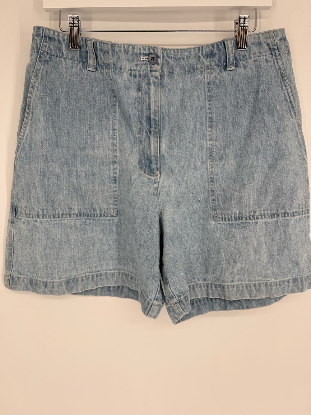 Vintage Jones New York Sport Light Wash Denim Women’s Shorts size M